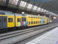 2007 amsterdam train // 1632x1224 // 515.2KB